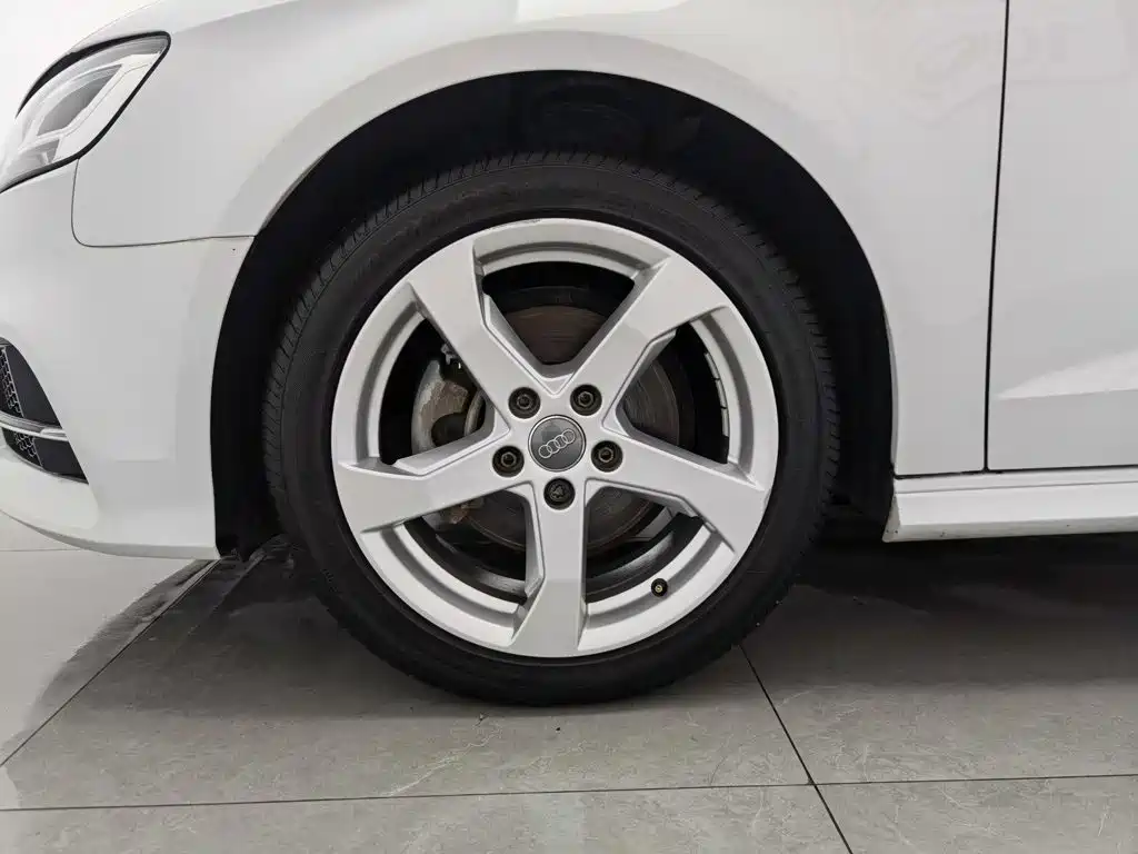 Audi A3 2019 Sportback 35 TFSI Style Edition National V