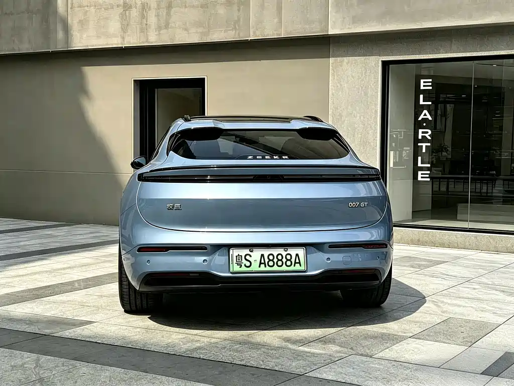 Jizhe 007 GT 2025 Edition Four-Wheel Drive Intelligent Driving Version 75kWh