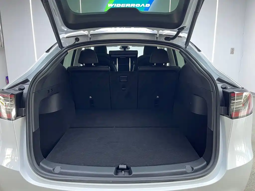 Model Y 2024 Rear-Wheel Drive Edition