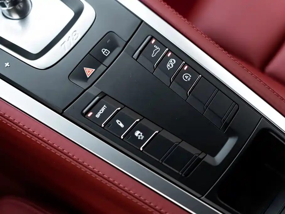 Porsche 718 Cayman 2.0T 2018 Model