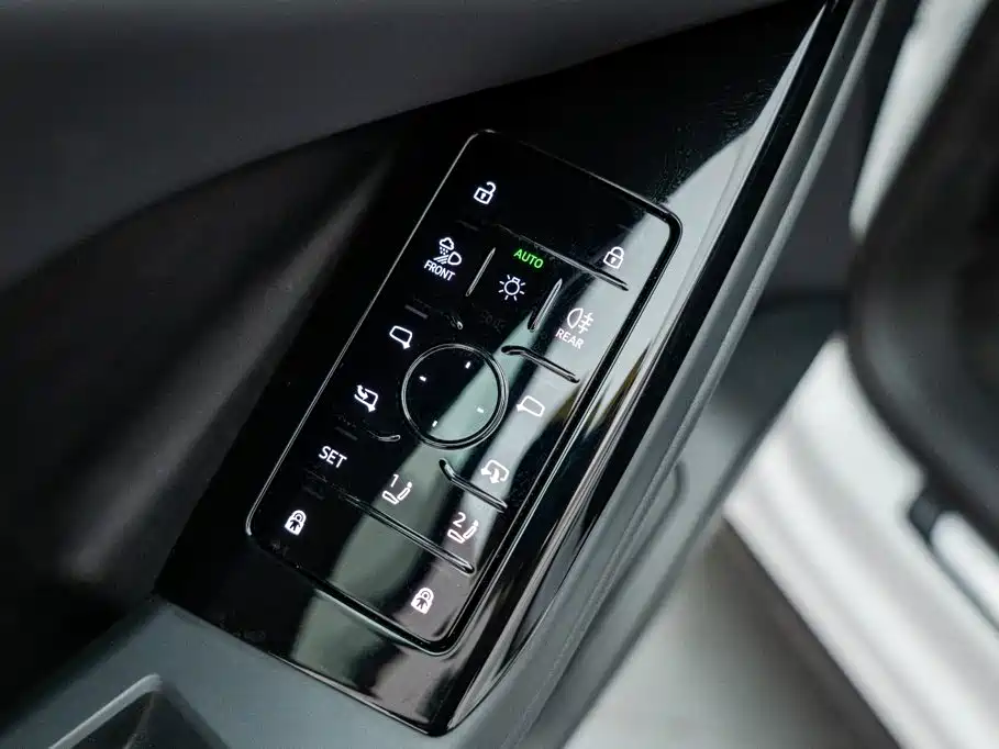Audi Q6L Sportback e-tron 2026 First Edition Navigator Version
