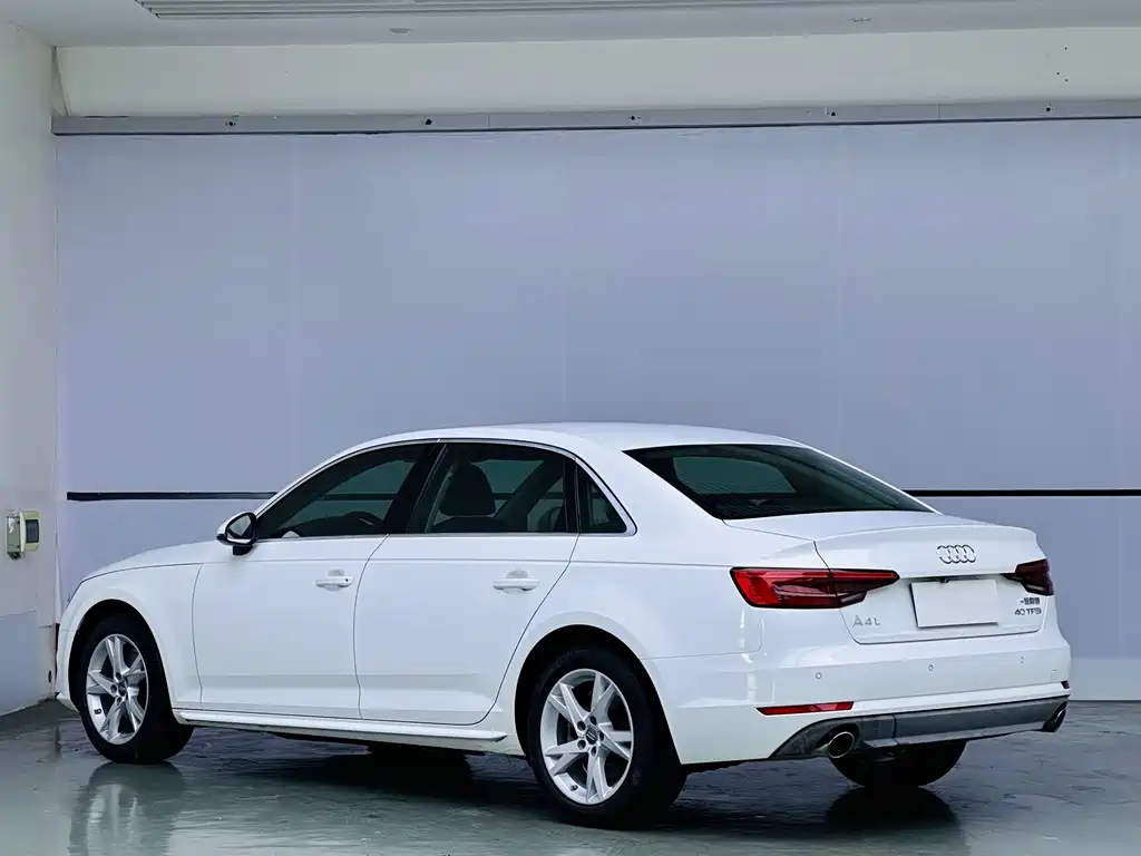 Audi A4L 2017 40 TFSI Progressive Edition