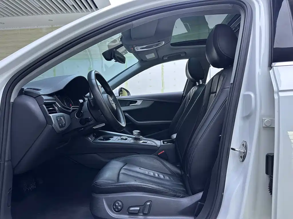 Audi A4L 2017 40 TFSI Progressive Edition