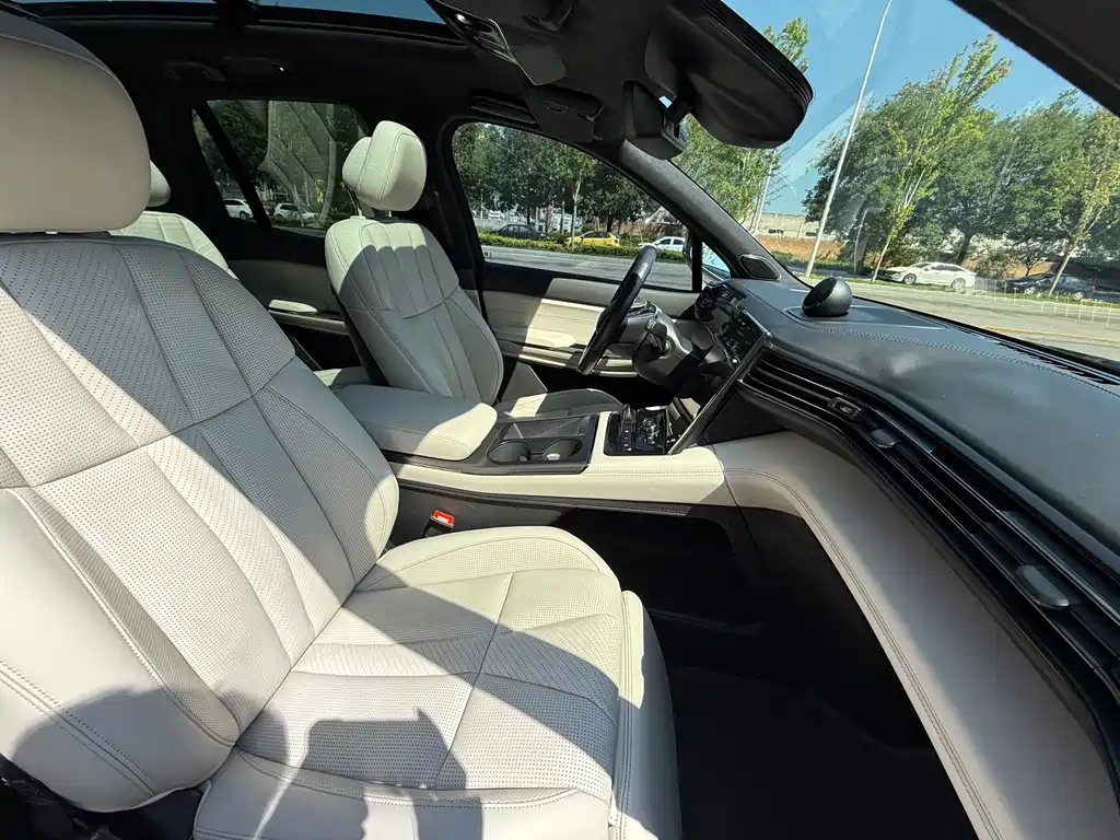 NIO ES8 2020 Model 415KM Signature Edition Six-Seater