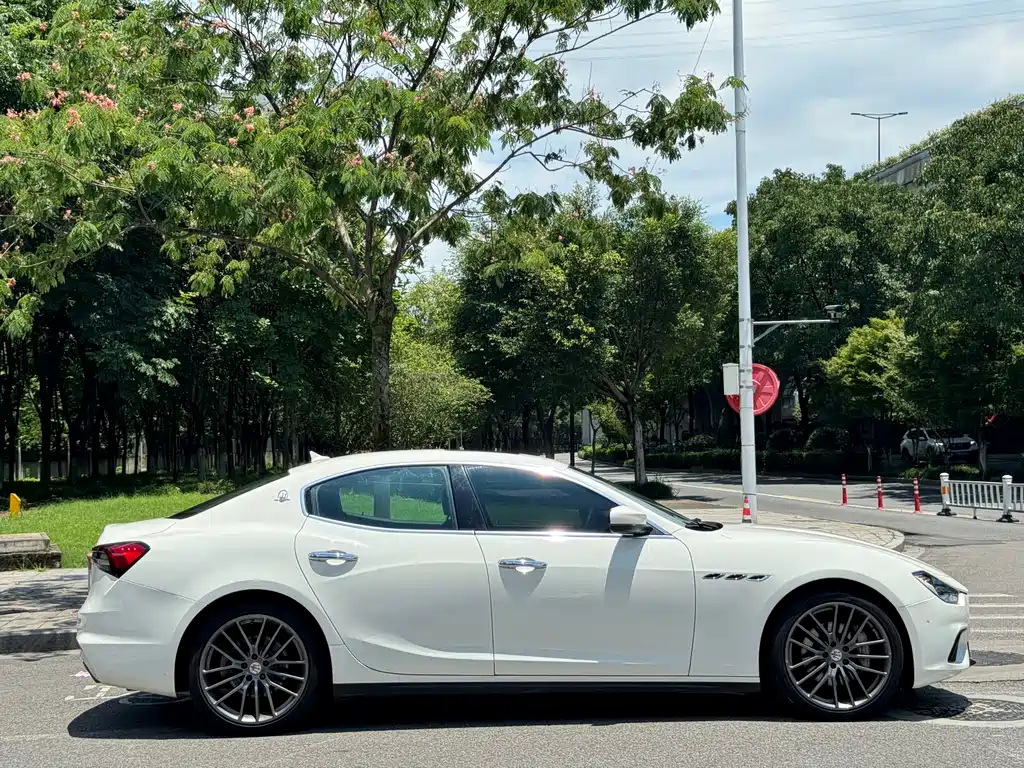 Ghibli 2019 3.0 T Standard Edition Euro V