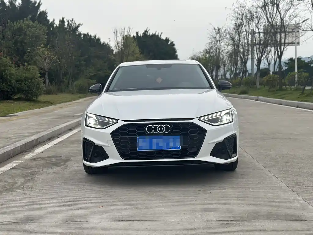 Audi A4L 2022 40 TFSI Fashion Dynamic Edition