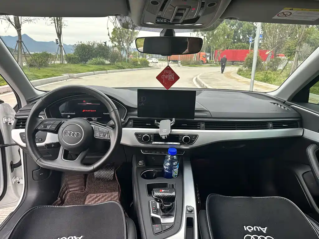 Audi A4L 2022 40 TFSI Fashion Dynamic Edition