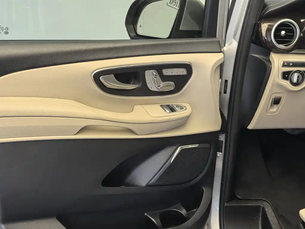 Mercedes-Benz V-Class 2018 V 260 Luxury Edition Euro VI
