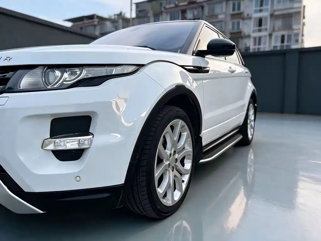 Range Rover Evoque (Import) 2015 Model 2.0T 5-Door Prestige Edition