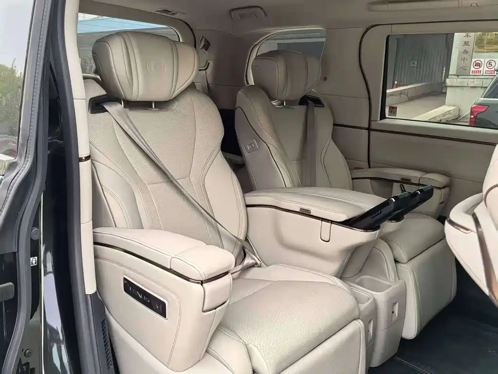 Lexus LM 2025 350h 7-Seat Elegance Edition