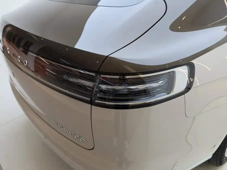 尊界S800 2025 Edition Range-Extended Starlight Executive Version 4-Seater (192-line LiDAR)