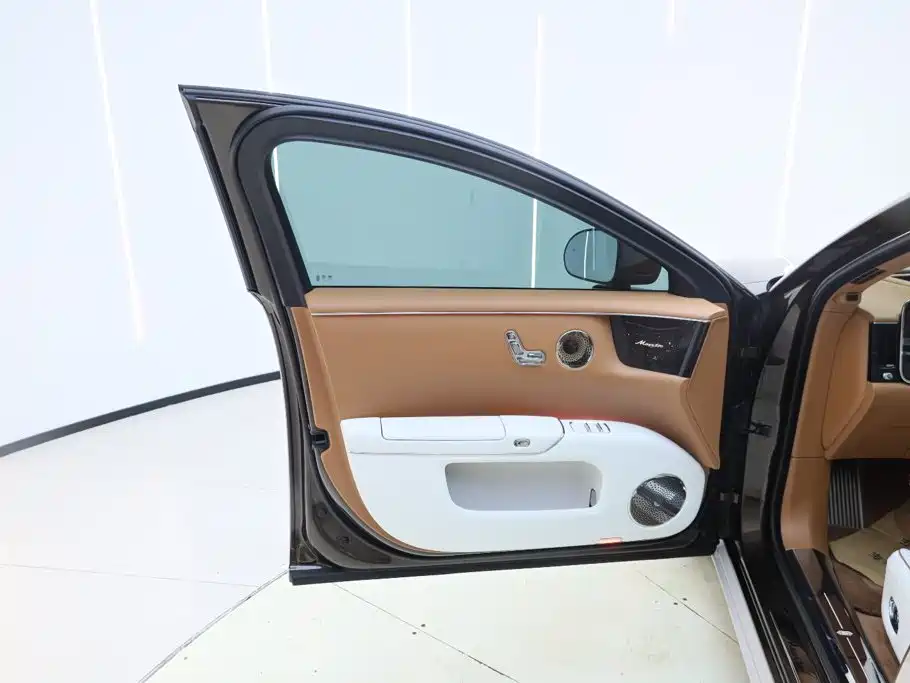 尊界S800 2025 Edition Range-Extended Starlight Executive Version 4-Seater (192-line LiDAR)
