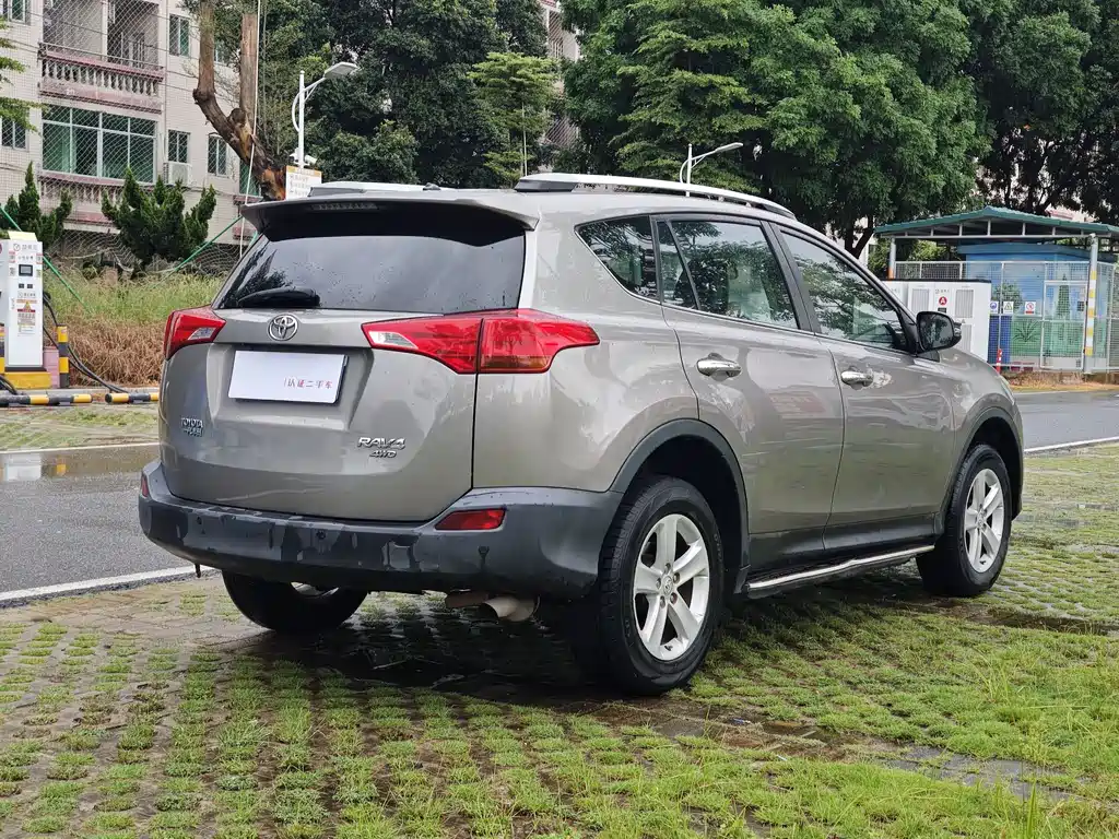 RAV4 2013 New Rugged Edition 2.0L CVT 4WD