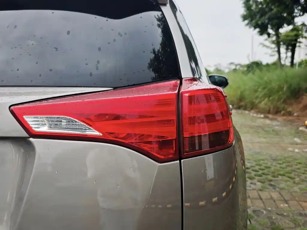 RAV4 2013 New Rugged Edition 2.0L CVT 4WD