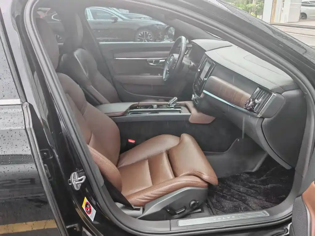 Volvo S90 2023 B5 Intelligent Distance Luxury Edition