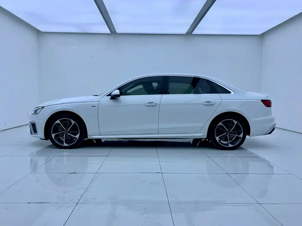 Audi A4L 2023 40 TFSI Fashion Dynamic Edition