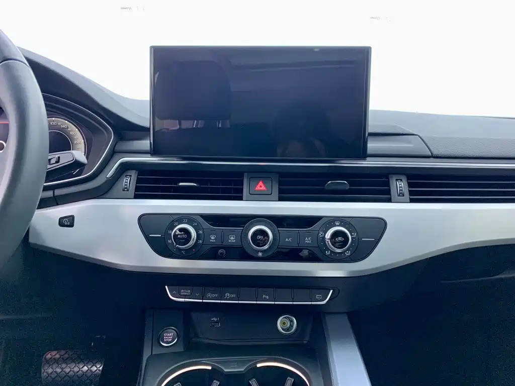 Audi A4L 2023 40 TFSI Fashion Dynamic Edition