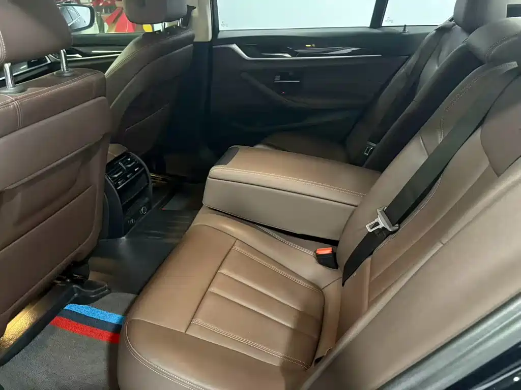 BMW 5 Series 2019 Facelift 525Li Luxury Package