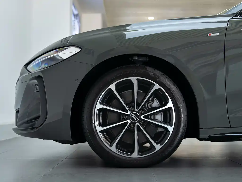 Audi A5 L 2026 model Sport Edition