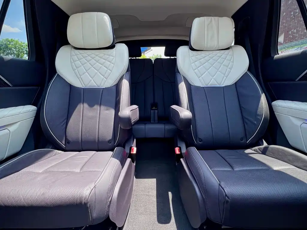 红旗E-HS9 2021 6-seat Flag Comfort Edition 510km