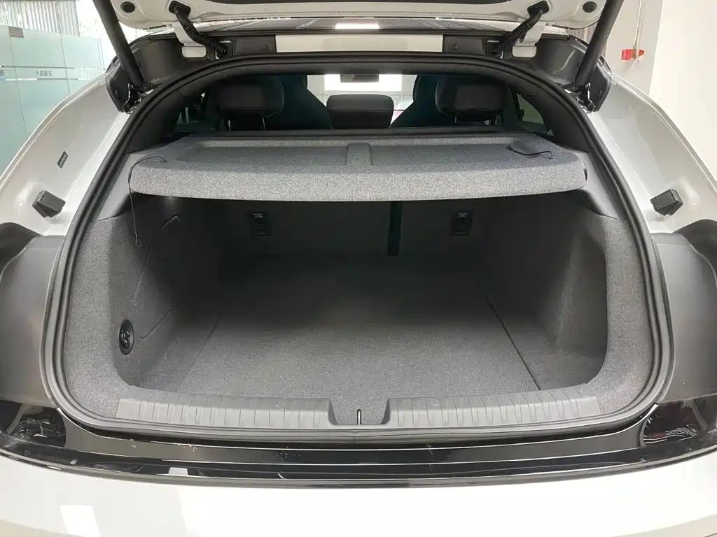 Audi E5 Sportback 2026 model Flagship quattro edition