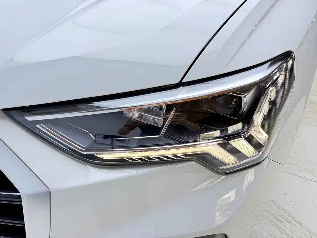 Audi Q3 2023 35 TFSI Sporty Dynamic Edition (1.4T)