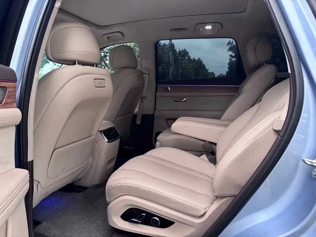 SWM M7 2024 1.5T Rear-wheel Drive Plus Edition 6-seater