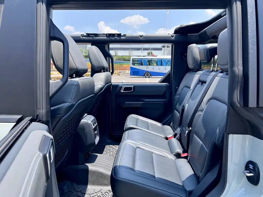 Ford Bronco 2024 2.3T Matte Black