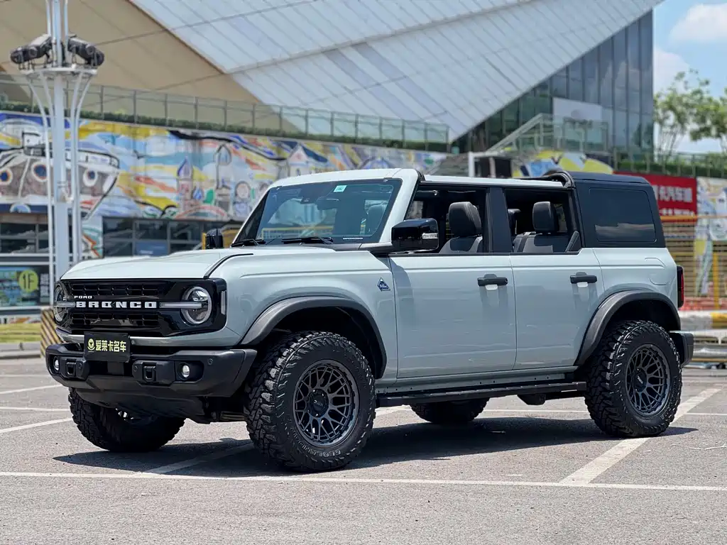 Ford Bronco 2024 2.3T Matte Black