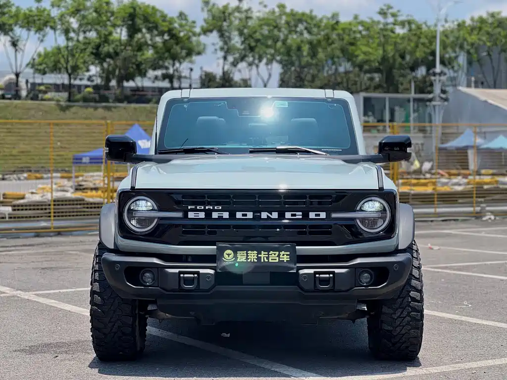 Ford Bronco 2024 2.3T Matte Black