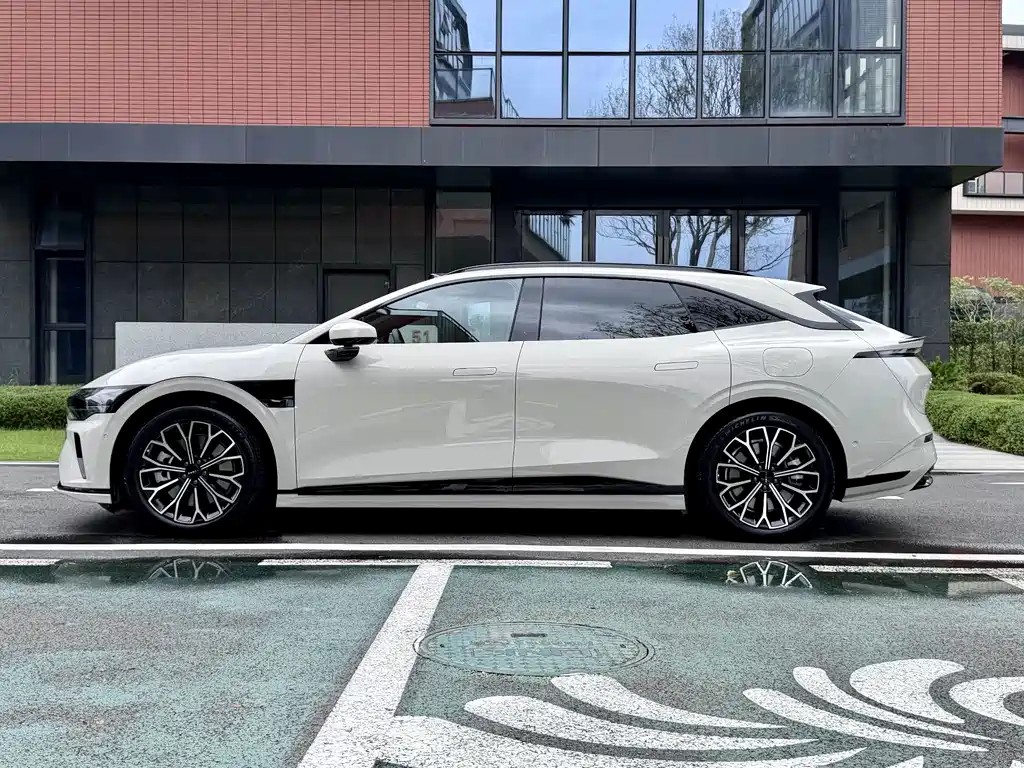Jizhe 007 GT 2025 Edition Four-wheel Drive Intelligent Driving Version 75kWh