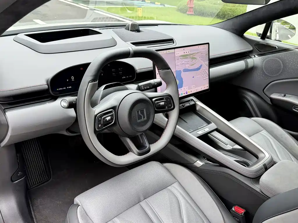 Jizhe 007 GT 2025 Edition Four-wheel Drive Intelligent Driving Version 75kWh