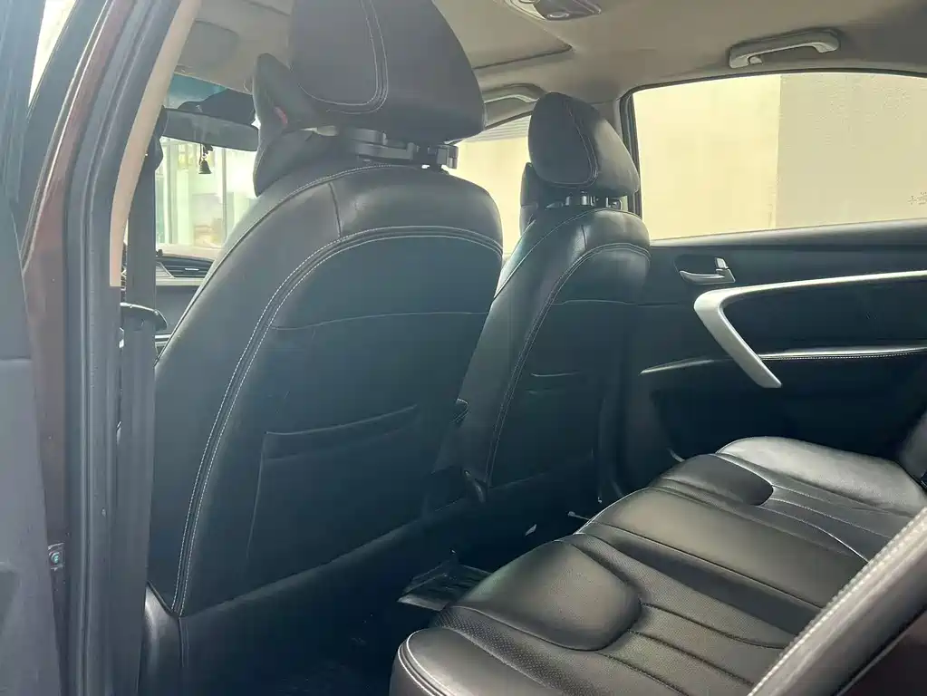 Emgrand 2017 3-door million edition 1.5L CVT Upward Version