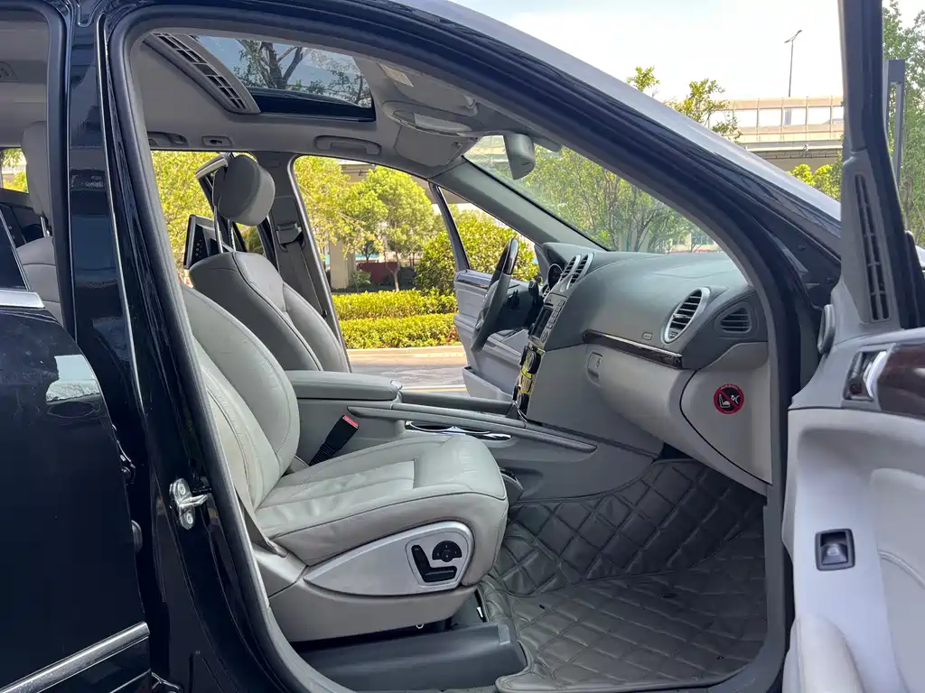 Mercedes GL Class 2011 GL 450 4MATIC Premium Edition