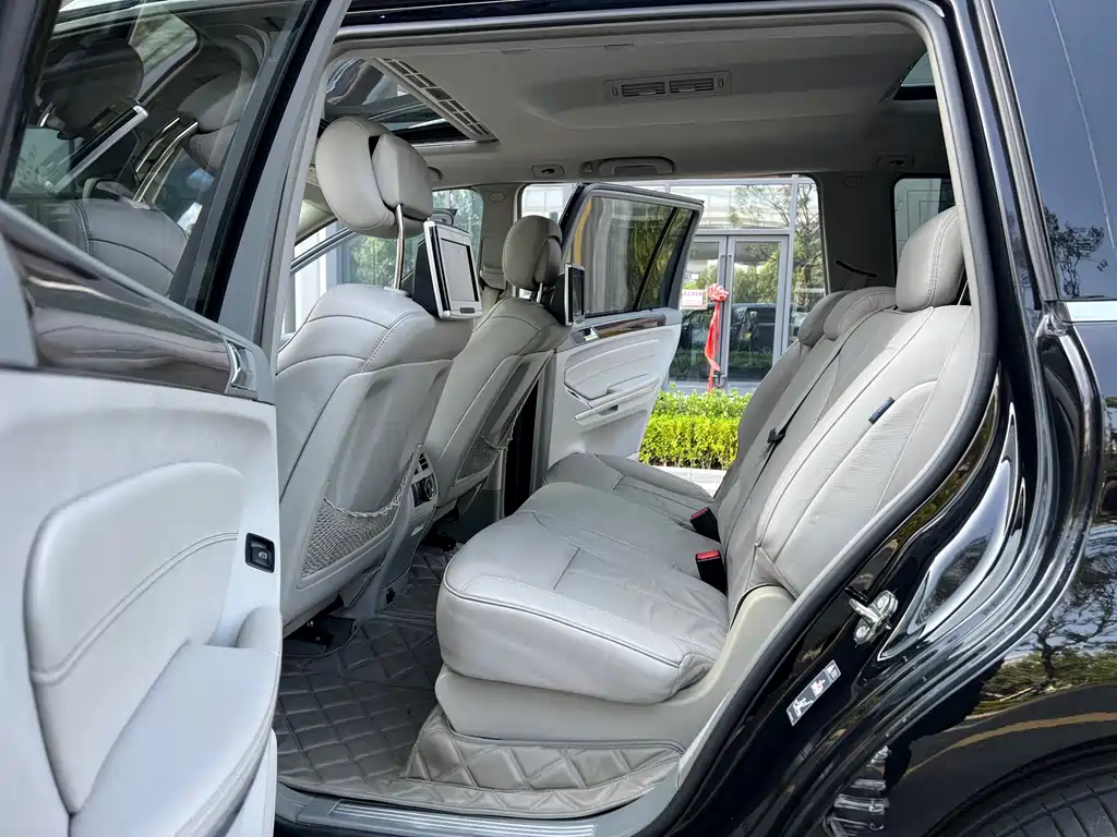Mercedes GL Class 2011 GL 450 4MATIC Premium Edition
