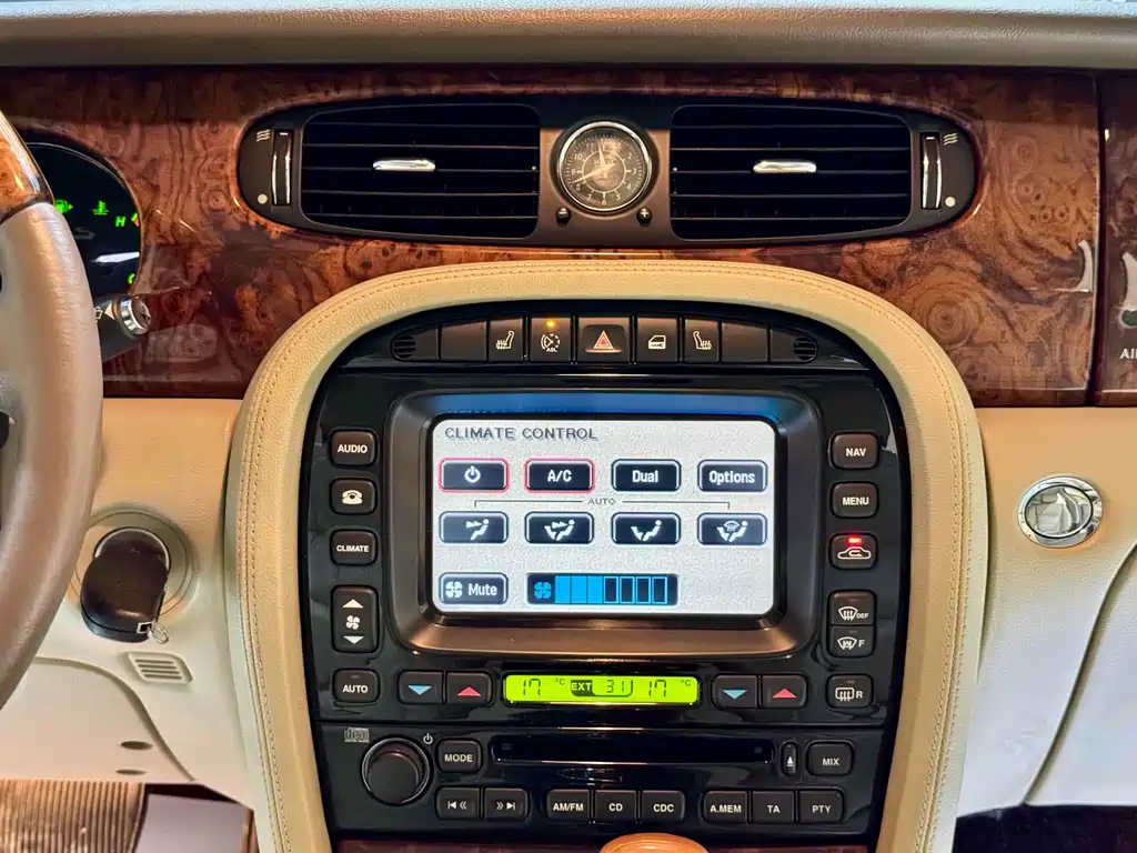 Jaguar XJ 2007 XJ8L 4.2 Royal Extended Edition