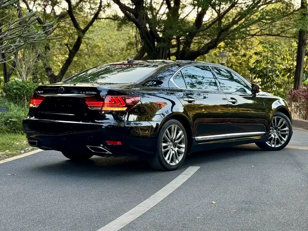 Lexus LS 2014 600hL