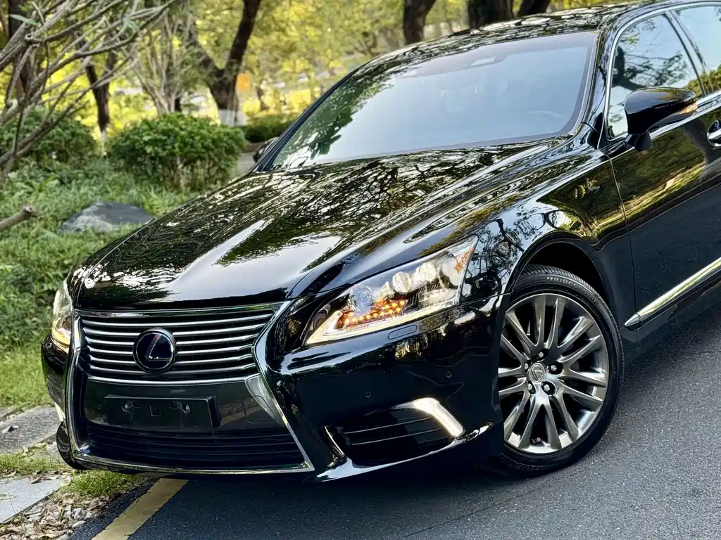 Lexus LS 2014 600hL