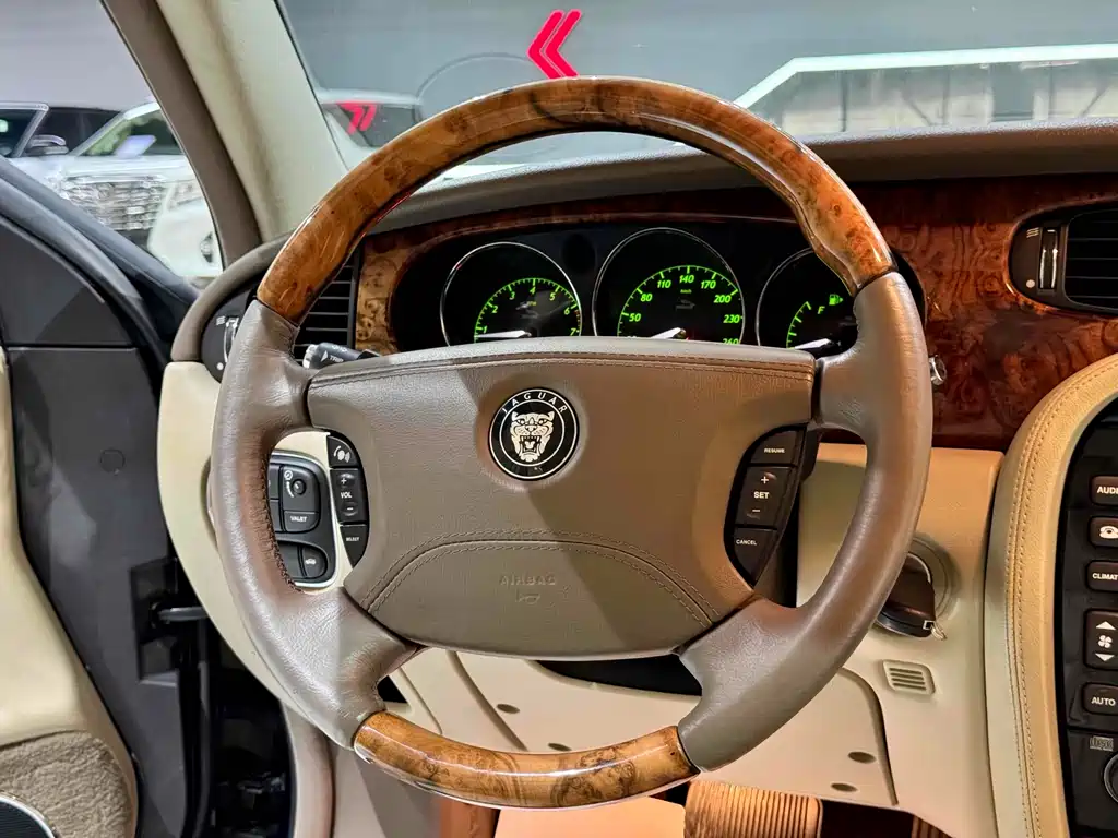 Jaguar XJ 2007 XJ8L 4.2 Royal Extended Edition